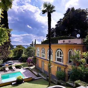 https://villa-ella-in-luxury-resort.it-lombardy.com